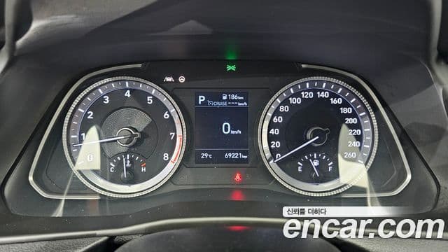 Hyundai Sonata 2019 — ფოტო 8/20