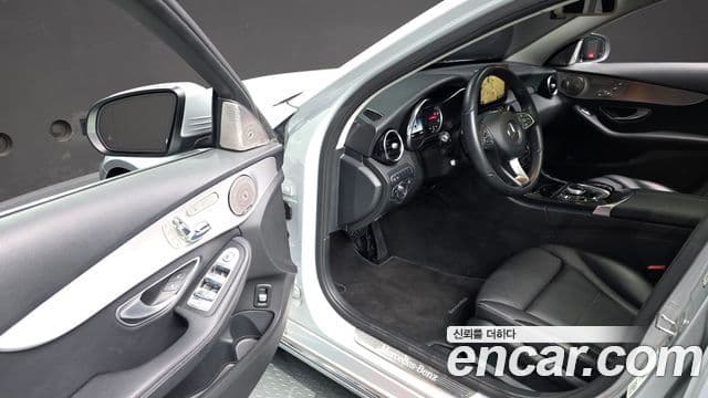 Mercedes-Benz C-Class 2018 — ფოტო 10/20