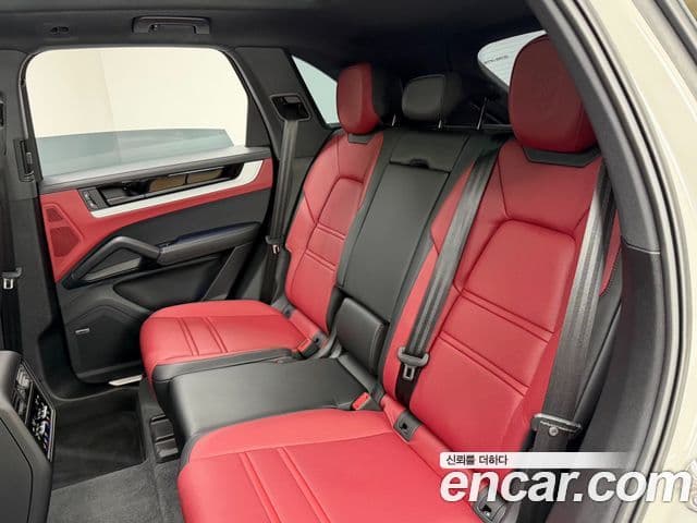 Porsche Cayenne 2024 — ფოტო 18/20