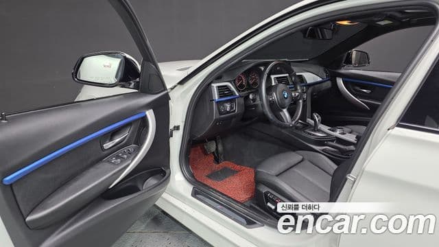 BMW 3 Series 2018 — Şəkil 10/20