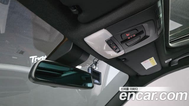 BMW 3 Series 2018 — Şəkil 18/20