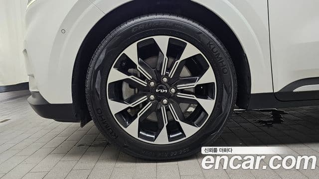 Kia Carnival 2022 — Фото 5/20