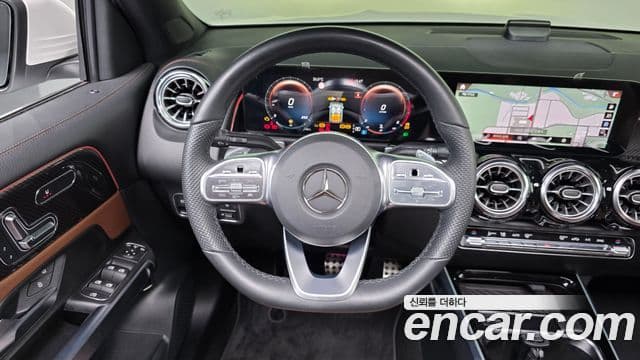 Mercedes-Benz GLB-Class 2022 — Фото 13/20