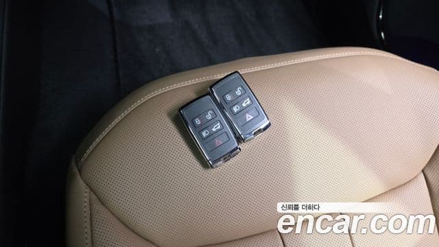 Land Rover Range Rover Sport 2025 — ფოტო 19/20