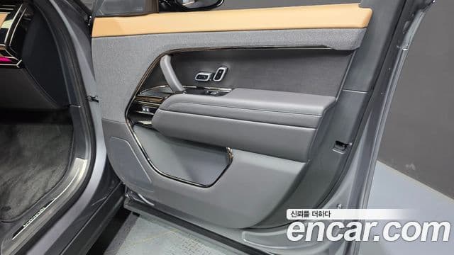 Land Rover Range Rover Sport 2025 — Photo 10/38