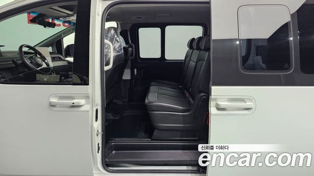 Hyundai Staria 2024 — ფოტო 11/20