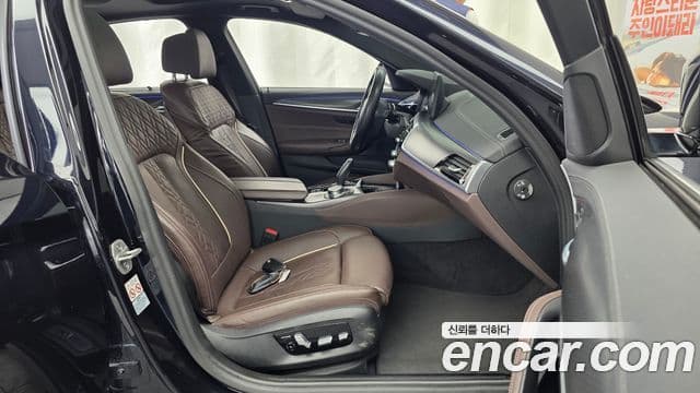 BMW 5 Series 2022 — фото 11 из 20