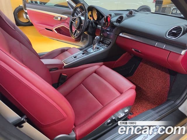 Porsche 718 Boxster 2023 — фото 13 из 20