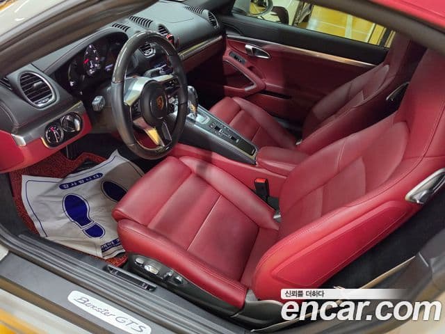 Porsche 718 Boxster 2023 — фото 17 из 20