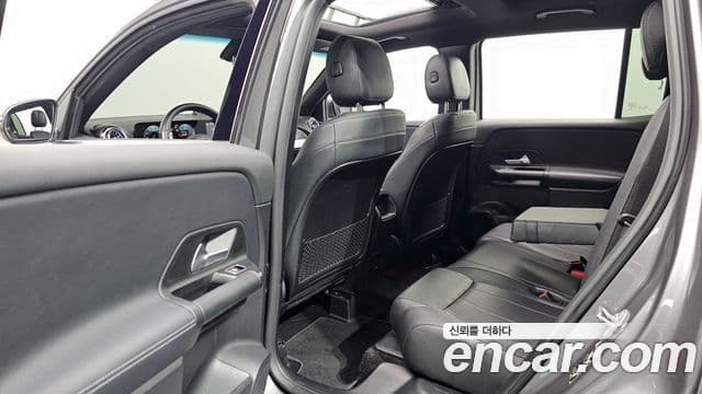 Mercedes-Benz GLB-Class 2021 — ფოტო 11/20