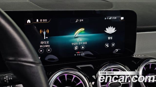 Mercedes-Benz GLB-Class 2021 — фото 14 из 20