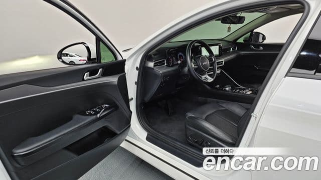 Kia K5 2023 — фото 8 из 20