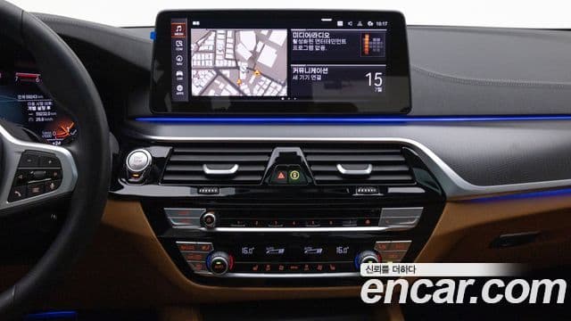 BMW 5 Series 2022 — фото 13 из 20