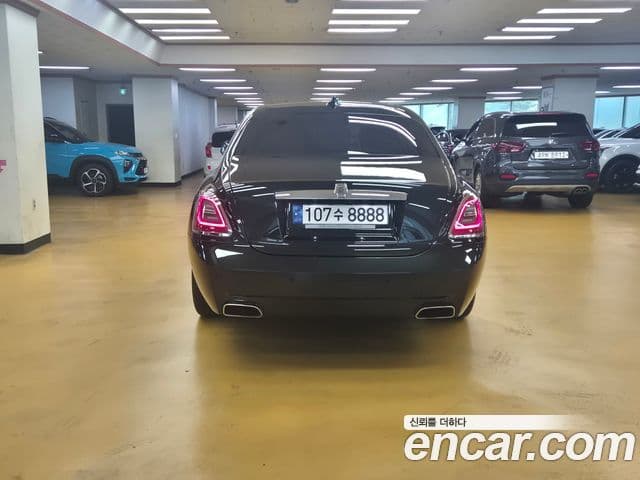 Rolls-Royce Ghost 2022 — фото 3 из 18