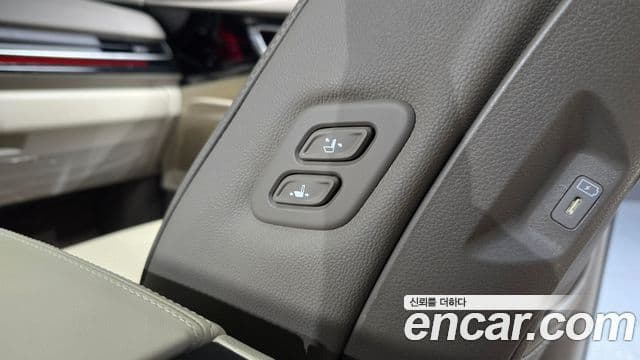 Kia Carnival 2024 — Фото 19/20