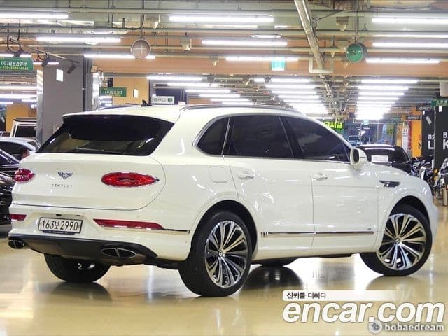Bentley Bentayga 2022 — Şəkil 3/20