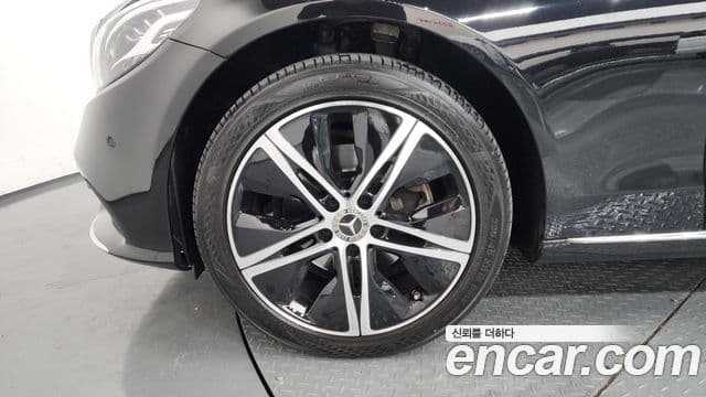 Mercedes-Benz C-Class 2019 — Şəkil 5/20