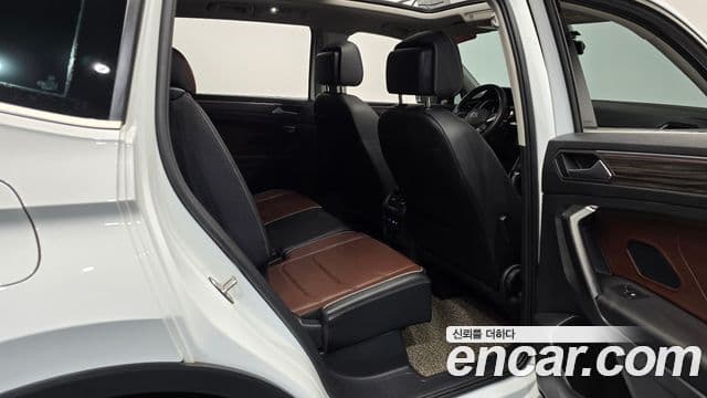 Volkswagen Tiguan Allspace 2023 — ფოტო 11/20