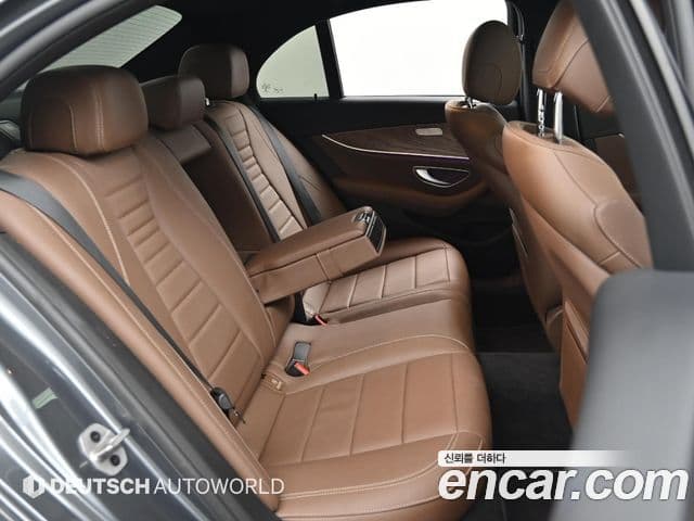 Mercedes-Benz E-Class 2022 — Şəkil 11/20