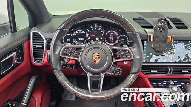 Porsche Cayenne 2019 — фото 12 из 20