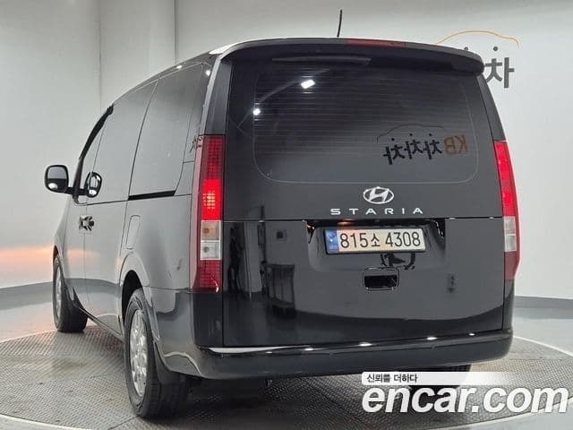 Hyundai Staria 2023 — фото 3 из 19