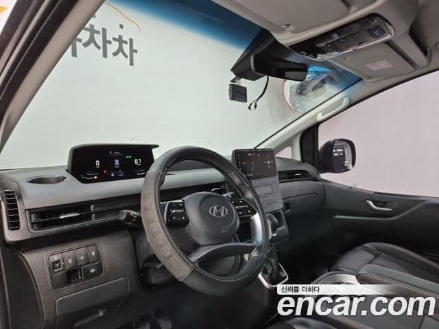 Hyundai Staria 2023 — фото 9 из 19