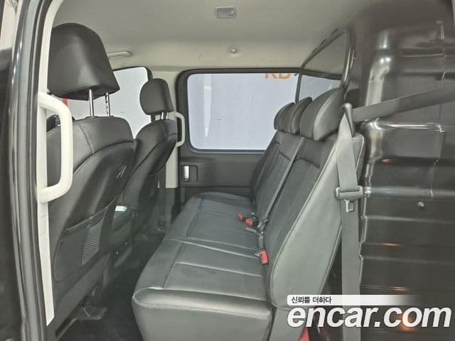 Hyundai Staria 2023 — фото 8 из 19