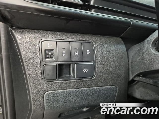 Hyundai Staria 2023 — фото 16 из 19