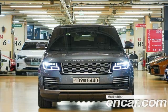 Land Rover Range Rover 2018 — Фото 1/20
