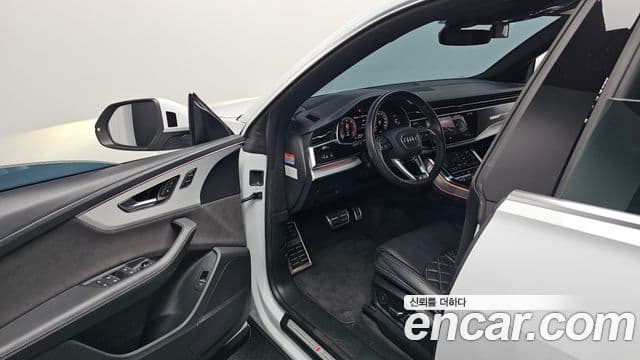 Audi Q7 2021 — Şəkil 10/20