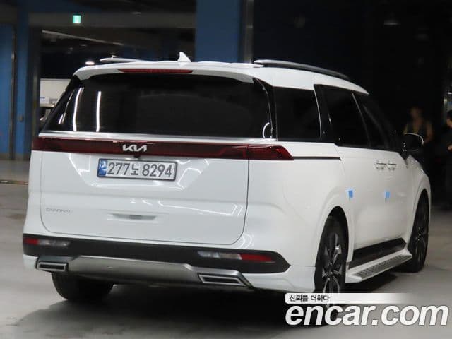 Kia Carnival 2022 — фото 2 из 20