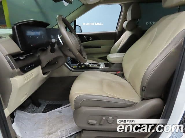 Kia Carnival 2022 — фото 10 из 20