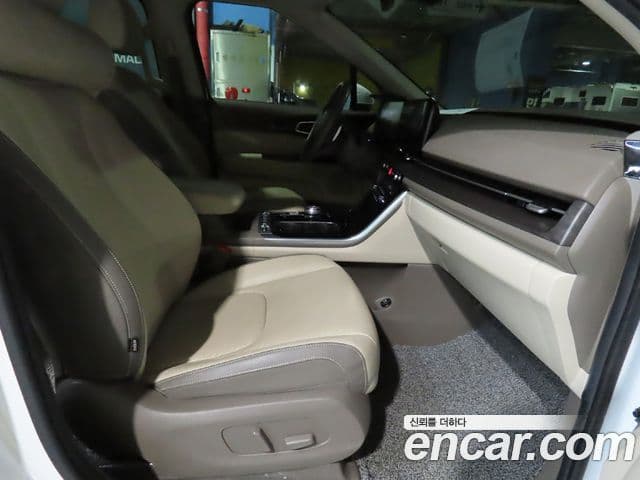 Kia Carnival 2022 — ფოტო 11/20