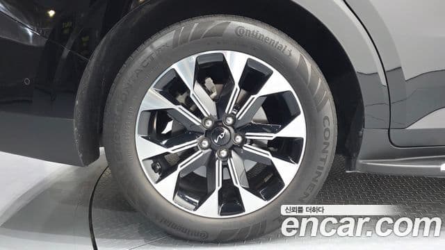 Kia Carnival 2022 — фото 4 из 20