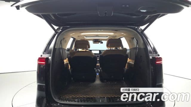 Kia Carnival 2022 — фото 20 из 20