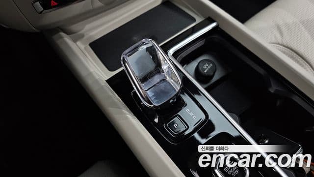 Volvo XC60 2026 — Şəkil 9/20