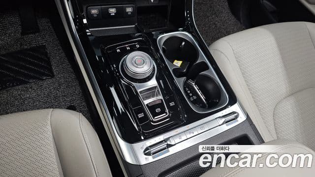 Kia Carnival 2023 — фото 9 из 20