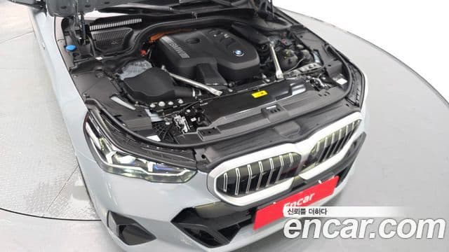 BMW 5 Series 2025 — Photo 7/20