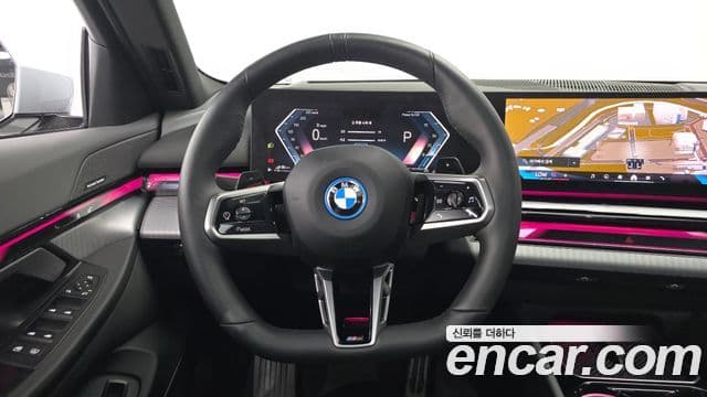 BMW 5 Series 2025 — Photo 9/20