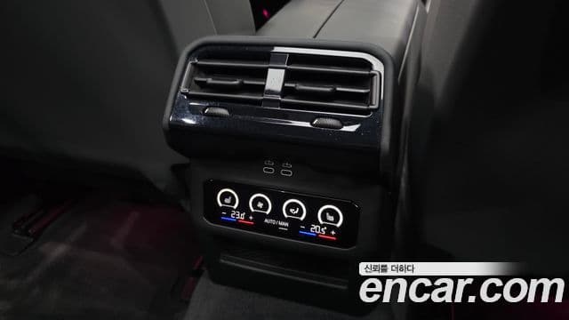 BMW 5 Series 2025 — Photo 8/20