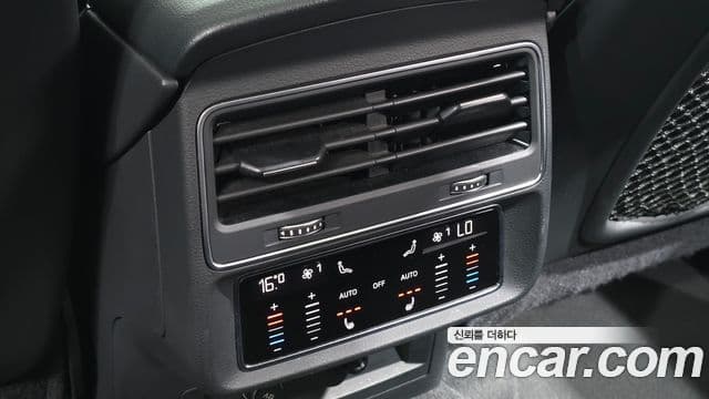 Audi Q7 2021 — фото 18 из 20