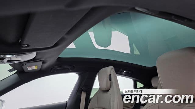 Porsche Taycan 2024 — Photo 30/37