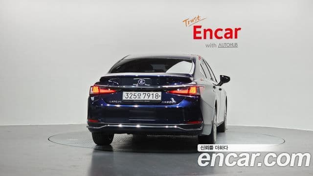 Lexus ES300h 2020 — фото 4 из 20