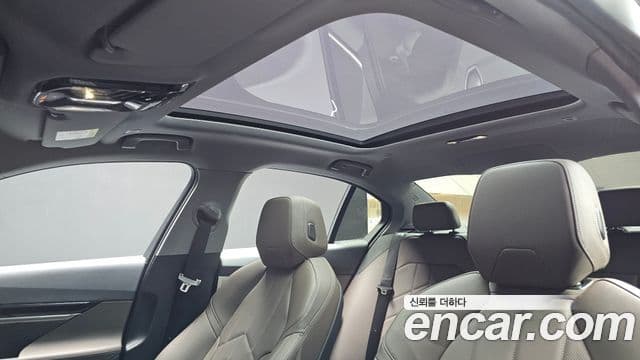 BMW 5 Series 2024 — фото 18 из 20