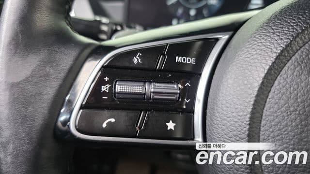 Kia Seltos 2023 — ფოტო 14/20