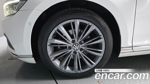 Volkswagen Passat GT 2022 — Şəkil 5/20