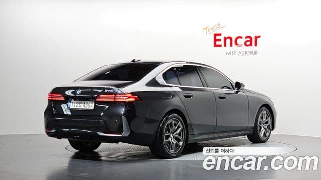 BMW 5 Series 2023 — ფოტო 2/20