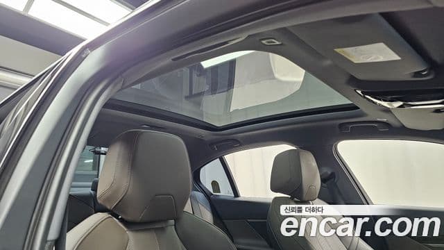 BMW 5 Series 2023 — ფოტო 15/20