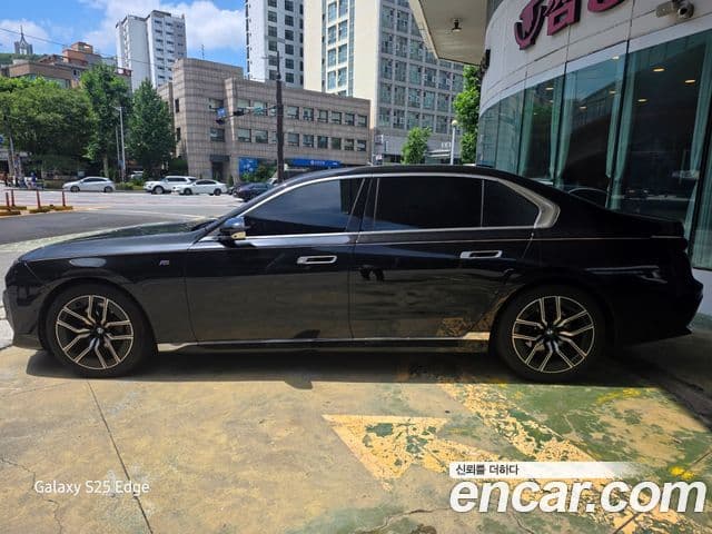 BMW 7 Series 2025 — Şəkil 2/6