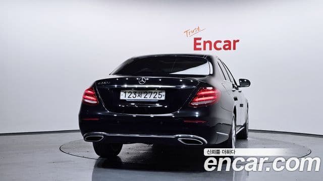 Mercedes-Benz E-Class 2019 — ფოტო 4/20